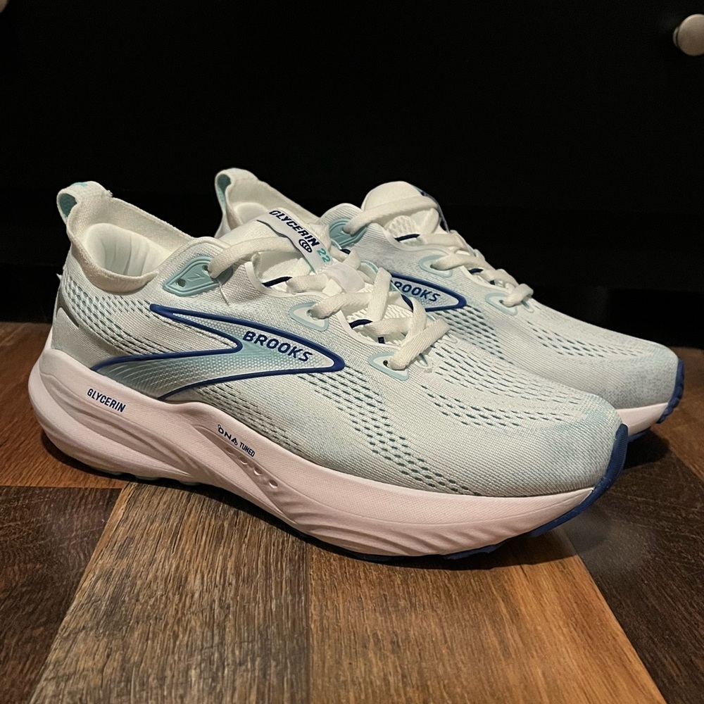 EUC* WORN ONCE! WOMEN’S BROOKS GLYCERIN 22! Size 9!